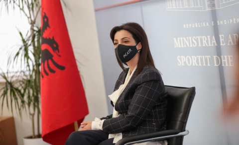 Ministria e Arsimit pranon propozimin: Javen tjeter nxenesit rikthehen ne shkolla
